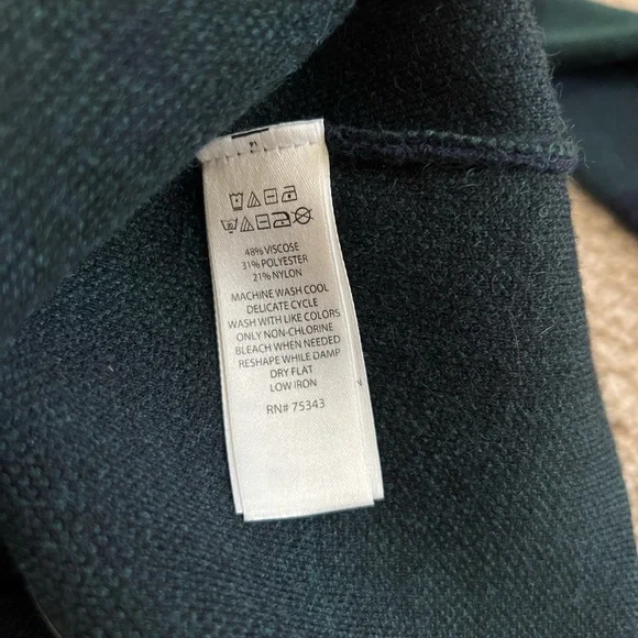 TAHARI Blue and Green Plaid Button Up Sweater / Blazer - Picture 5 of 7